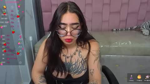 Snapshot of anni_acker_b chatting on 11.24.25 Anni acker b online show from 11.24.25