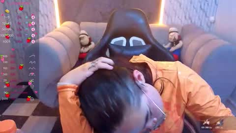 Snapshot of anni_acker_b chatting on 11.29.25 Anni acker b online show from 11.29.25