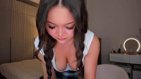 Annie online show from 06.07.26