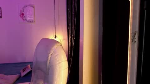 Annie And Ryan  online show from 01.18.26