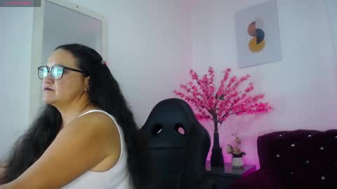 Snapshot of annie_carterr_ chatting on 05.27.26 annie_carterr_ online show from 05.27.26
