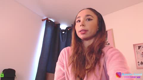 Snapshot of annie_es chatting on 01.14.25 Annie online show from 01.14.25