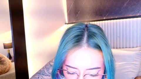 ANNIE HAWK online show from 03.17.26