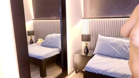 ANNIE HAWK online show from 03.28.26