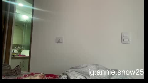 JEANNE no olvides seguirme dont forget follow me  uu online show from 02.13.25