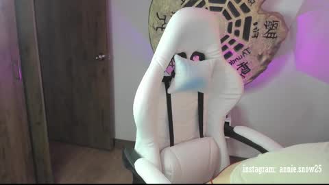 JEANNE no olvides seguirme dont forget follow me  uu online show from 02.21.25