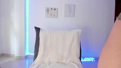 Snapshot of annie_sweet6 chatting on 01.31.25 Annie online show from 01.31.25