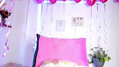 Snapshot of annie_sweet6 chatting on 10.16.25 Annie online show from 10.16.25