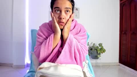 Annie online show from 12.22.25