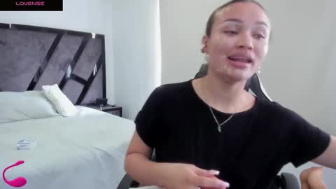 Annie and Stefan online show from 11.15.25