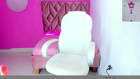 Snapshot of annieboobs_ chatting on 01.08.25 annieboobs_ online show from 01.08.25