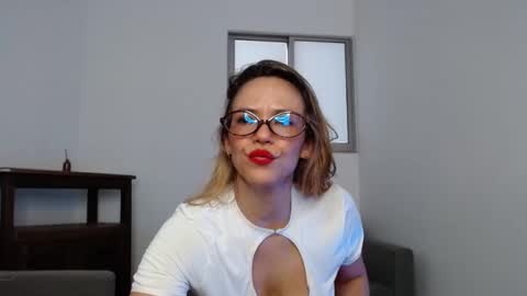 Snapshot of anniecervantez chatting on 04.01.26 Annie online show from 04.01.26