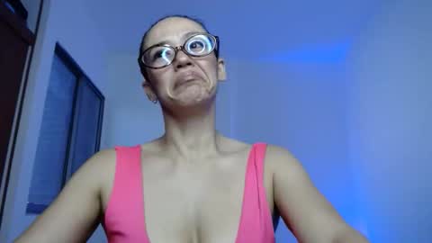 Snapshot of anniecervantez chatting on 04.07.26 Annie online show from 04.07.26