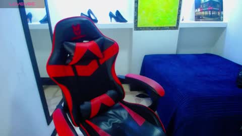 Anniee online show from 01.08.25