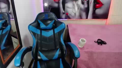 Anniee online show from 01.25.25