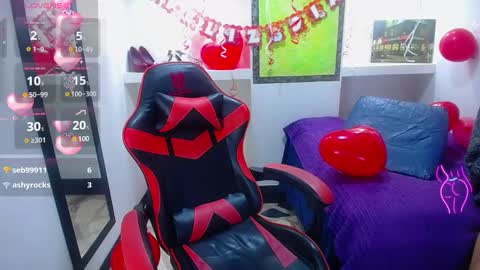 Anniee online show from 02.16.25