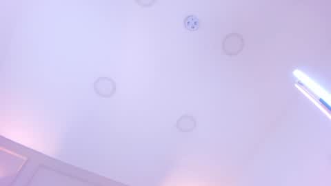 Snapshot of anniemartinezz chatting on 12.28.24 Annie online show from 12.28.24