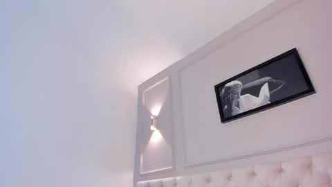 Snapshot of anniemartinezz chatting on 01.21.25 Annie online show from 01.21.25