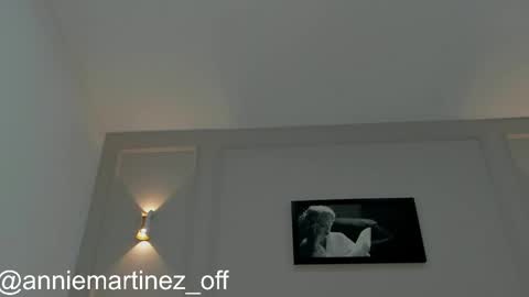 Snapshot of anniemartinezz chatting on 02.26.25 Annie online show from 02.26.25