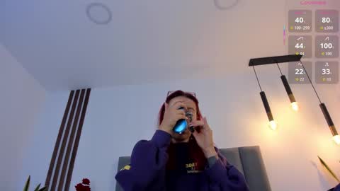 Snapshot of anniemartinezz chatting on 11.24.25 Annie online show from 11.24.25