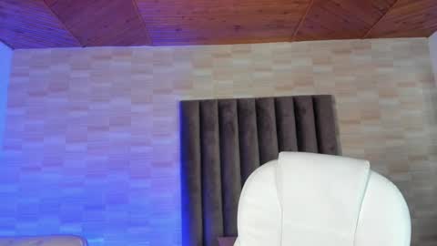 Annie  Alex online show from 01.05.25