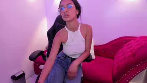 Snapshot of anniie_evans1 chatting on 01.21.25 Annie Evans online show from 01.21.25