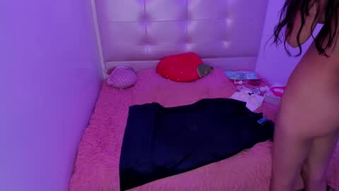 Snapshot of anniie_evans1 chatting on 02.04.25 Annie Evans online show from 02.04.25