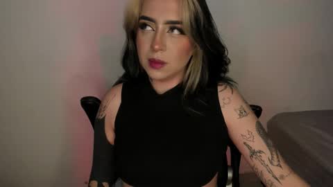 Snapshot of annikamerliahh_ chatting on 11.06.25 Annika online show from 11.06.25