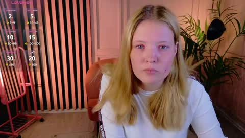 Snapshot of annita_hiize chatting on 05.28.26 Annita online show from 05.28.26