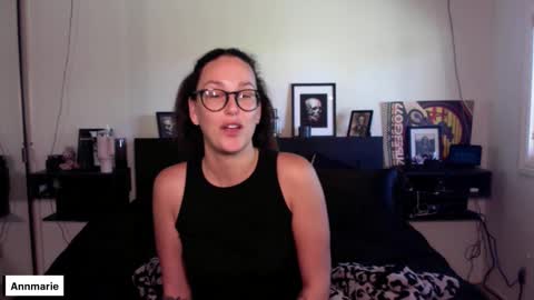 Snapshot of annmarieferrara chatting on 10.17.25 Ann online show from 10.17.25
