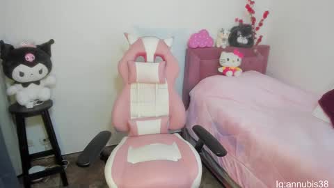 Snapshot of annubis_lia chatting on 01.11.25 SOFIA INDEPENDENT MODEL online show from 01.11.25