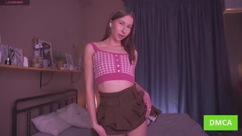 Snapshot of annuetta chatting on 11.14.25 Annuetta online show from 11.14.25