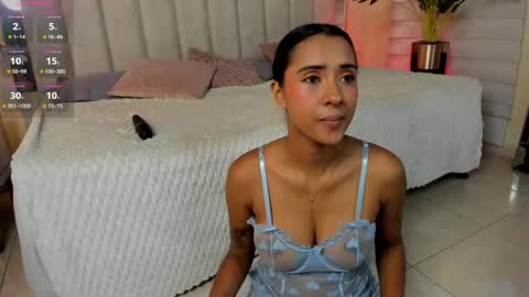 Snapshot of anny_kiut chatting on 05.20.26 ANNY online show from 05.20.26