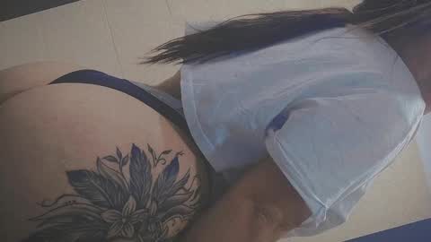 Snapshot of anny_louis chatting on 01.21.25 ANNY LOUIS online show from 01.21.25