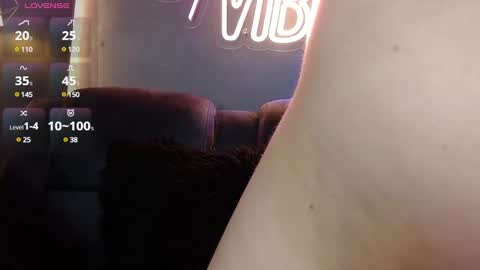 Snapshot of anny_loves chatting on 01.10.25 anny_loves online show from 01.10.25