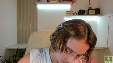 Snapshot of anny_lust chatting on 04.29.26 Issabela online show from 04.29.26