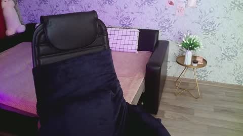 Annie online show from 12.20.24