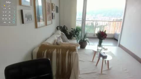 Anny online show from 10.19.25