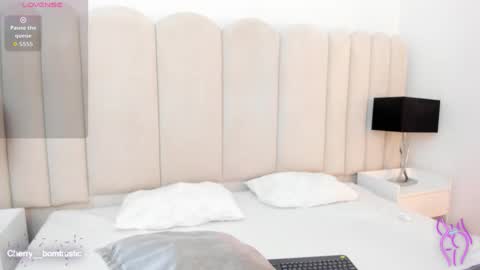 Snapshot of annybombastic chatting on 02.17.26 Anny online show from 02.17.26