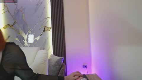 Snapshot of annybuny chatting on 09.15.25 Ana online show from 09.15.25