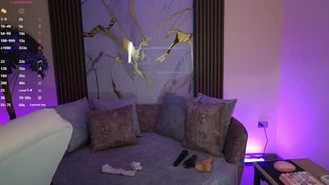 Snapshot of annybuny chatting on 10.04.25 Ana online show from 10.04.25