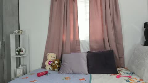 Anny online show from 04.15.26