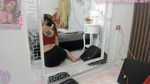 Snapshot of annyhathaway chatting on 05.29.26 Anny online show from 05.29.26