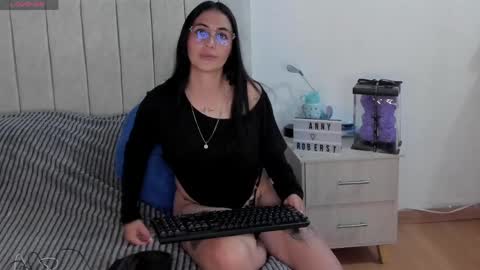 Snapshot of annyroberts_89 chatting on 05.29.26 Anny online show from 05.29.26
