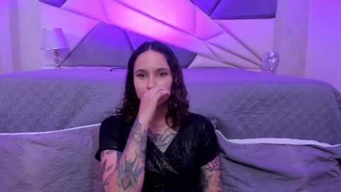 AnnyT online show from 01.16.25