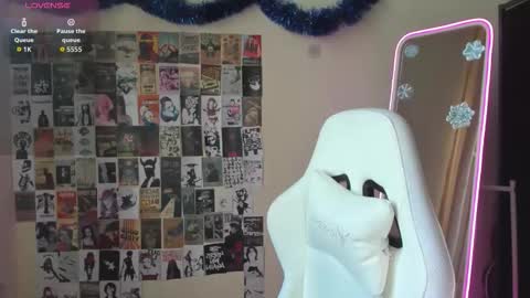 Anora online show from 01.08.26