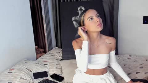 Snapshot of anotella_aa chatting on 05.15.26 anotella_aa online show from 05.15.26