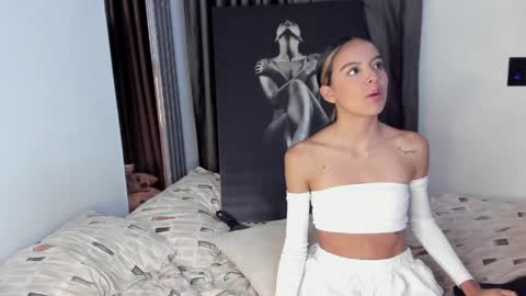 Snapshot of anotella_aa chatting on 05.15.26 anotella_aa online show from 05.15.26