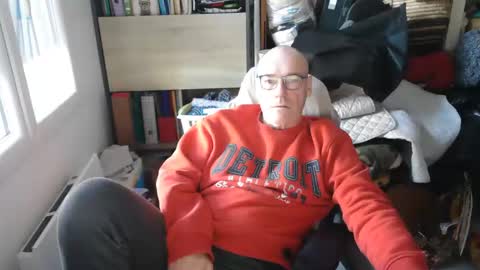 Snapshot of antares590 chatting on 11.27.25 antares590 online show from 11.27.25