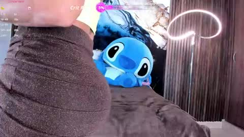 Snapshot of anthoneladoll chatting on 04.19.26 Anthoneladoll online show from 04.19.26